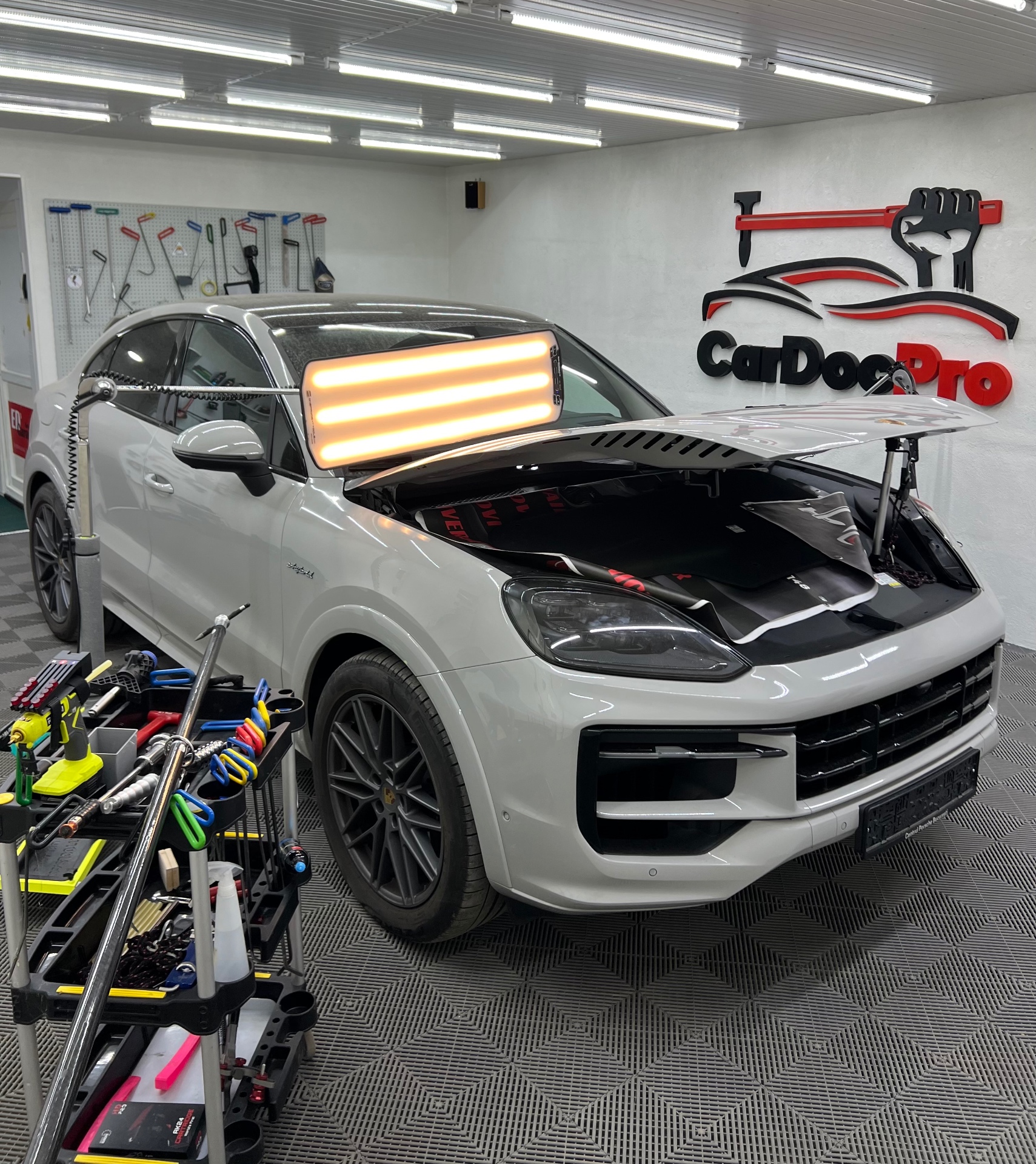 Lucrări PDR · Porsche — reparație PDR în atelierul CarDocPro